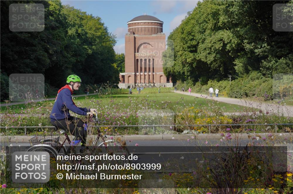 14.09.2025 - Stadtparktriathlon Michael Burmester http://msf.ph/oto/8903999 14.09.2025 10:58:51 Radfahren 582, 712, 750, 804, 917 meine-sportfotos.de