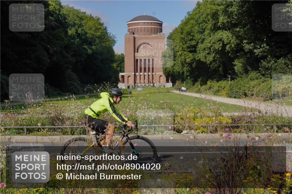 14.09.2025 - Stadtparktriathlon Michael Burmester http://msf.ph/oto/8904020 14.09.2025 10:59:50 Radfahren 621, 893 meine-sportfotos.de