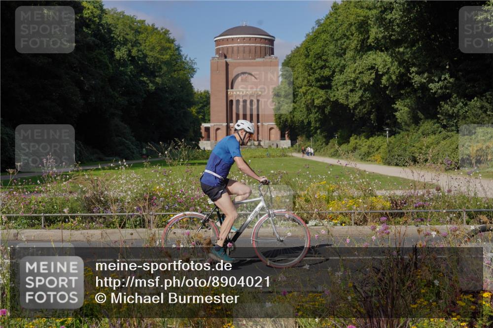 14.09.2025 - Stadtparktriathlon Michael Burmester http://msf.ph/oto/8904021 14.09.2025 10:59:50 Radfahren 621, 893 meine-sportfotos.de