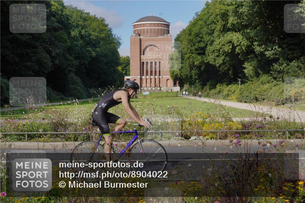 14.09.2025 - Stadtparktriathlon Michael Burmester http://msf.ph/oto/8904022 14.09.2025 11:00:06 Radfahren 678, 839, 858, 874, 894 meine-sportfotos.de