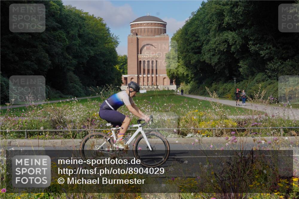 14.09.2025 - Stadtparktriathlon Michael Burmester http://msf.ph/oto/8904029 14.09.2025 11:00:33 Radfahren 600, 601, 643, 829, 838, 871, 878, 915, 921 meine-sportfotos.de