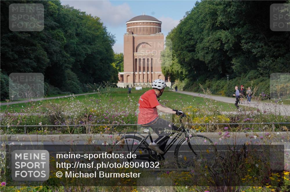 14.09.2025 - Stadtparktriathlon Michael Burmester http://msf.ph/oto/8904032 14.09.2025 11:00:37 Radfahren 600, 601, 643, 730, 793, 829, 838, 870, 915, 921 meine-sportfotos.de