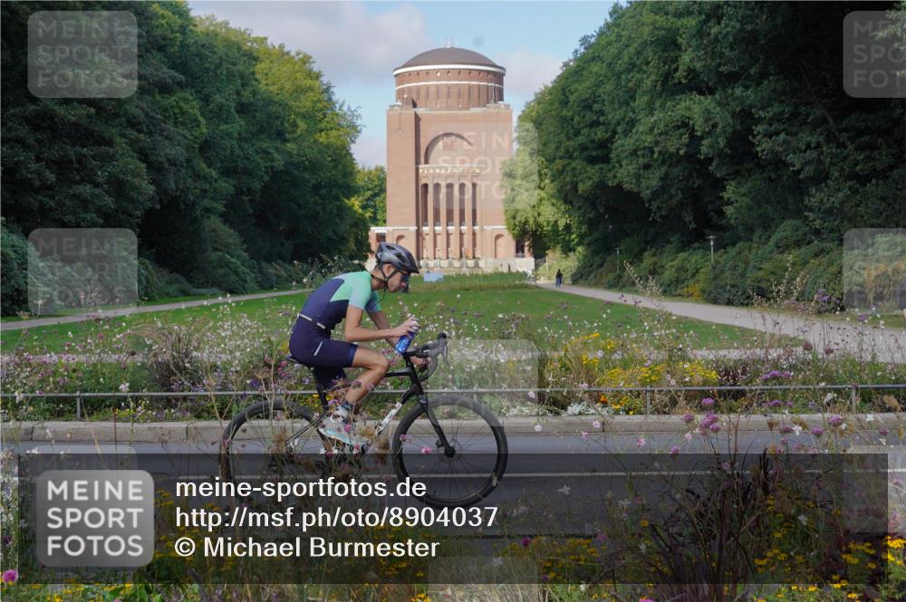 14.09.2025 - Stadtparktriathlon Michael Burmester http://msf.ph/oto/8904037 14.09.2025 11:00:45 Radfahren 716, 724, 730, 735, 793, 805, 865, 870, 918, 921 meine-sportfotos.de