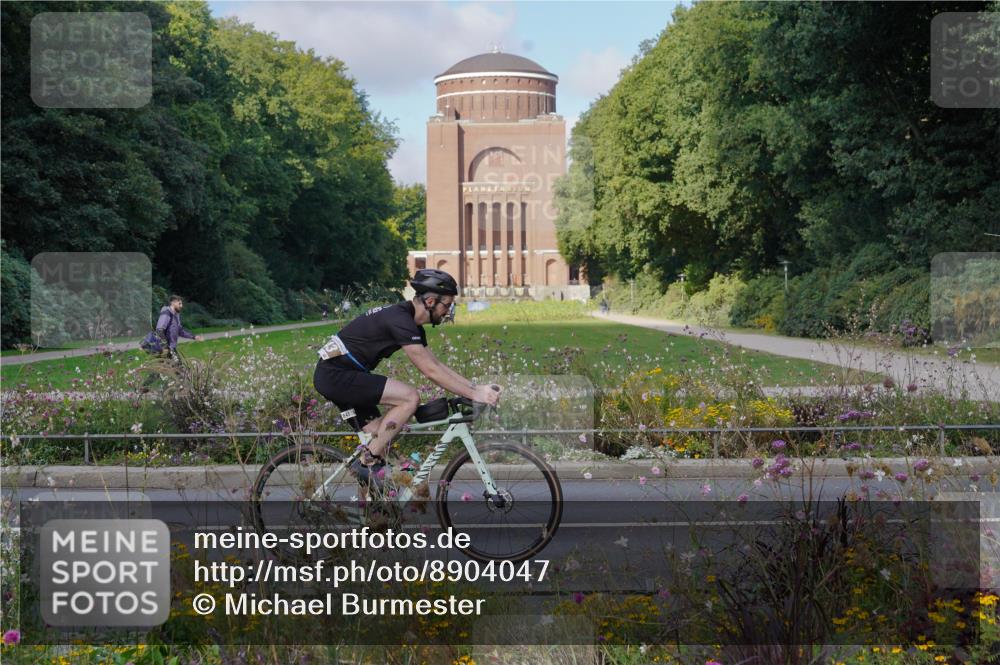 14.09.2025 - Stadtparktriathlon Michael Burmester http://msf.ph/oto/8904047 14.09.2025 11:01:04 Radfahren 758, 797, 806, 825, 843, 892, 895 meine-sportfotos.de