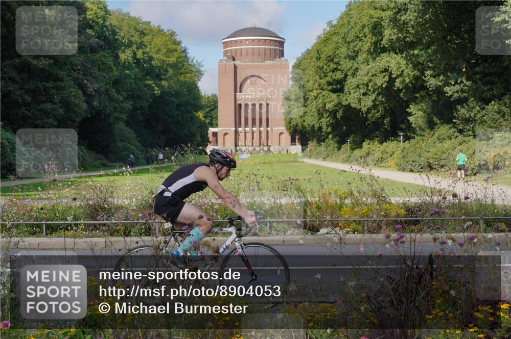 14.09.2025 - Stadtparktriathlon Michael Burmester http://msf.ph/oto/8904053 14.09.2025 11:01:23 Radfahren 749, 766, 808, 847, 876, 902 meine-sportfotos.de