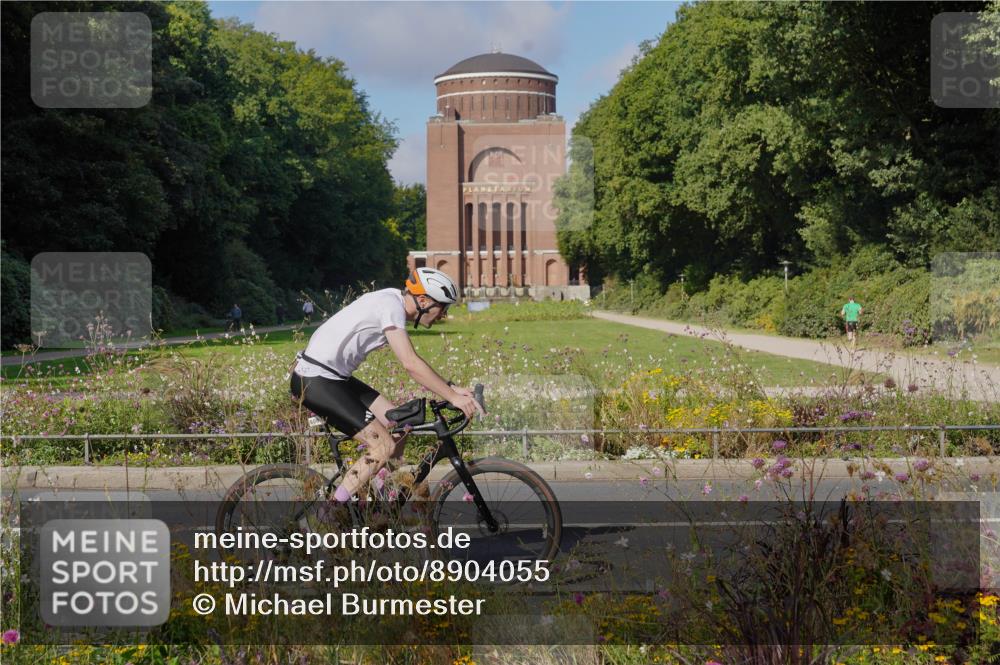 14.09.2025 - Stadtparktriathlon Michael Burmester http://msf.ph/oto/8904055 14.09.2025 11:01:26 Radfahren 728, 766, 772, 808, 847, 876 meine-sportfotos.de