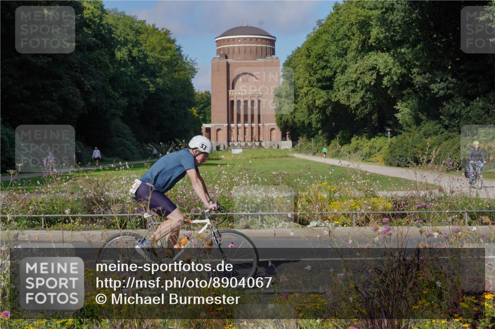 14.09.2025 - Stadtparktriathlon Michael Burmester http://msf.ph/oto/8904067 14.09.2025 11:02:00 Radfahren 663, 736, 770, 779, 790, 815, 822, 842, 854, 868, 900 meine-sportfotos.de