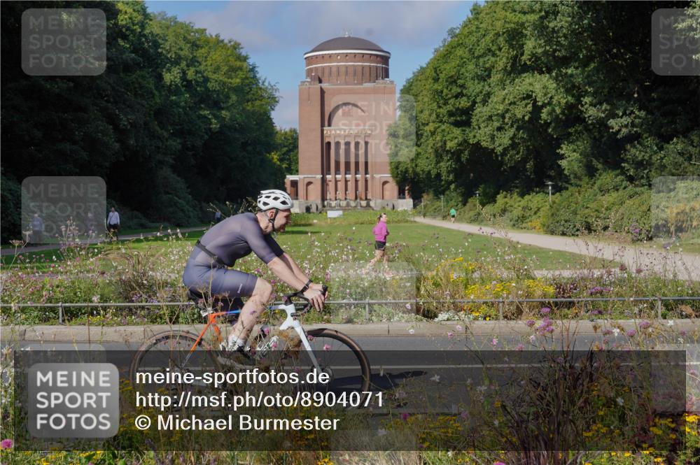 14.09.2025 - Stadtparktriathlon Michael Burmester http://msf.ph/oto/8904071 14.09.2025 11:02:05 Radfahren 736, 779, 780, 790, 822, 842, 854, 868, 875, 900 meine-sportfotos.de