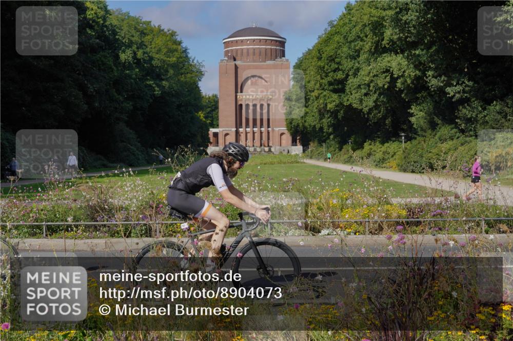 14.09.2025 - Stadtparktriathlon Michael Burmester http://msf.ph/oto/8904073 14.09.2025 11:02:08 Radfahren 729, 779, 780, 790, 822, 868, 875, 900 meine-sportfotos.de