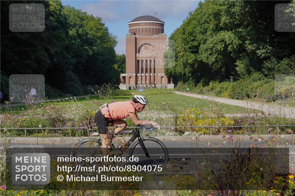 14.09.2025 - Stadtparktriathlon Michael Burmester http://msf.ph/oto/8904075 14.09.2025 11:02:11 Radfahren 682, 729, 732, 779, 780, 790, 875, 900 meine-sportfotos.de