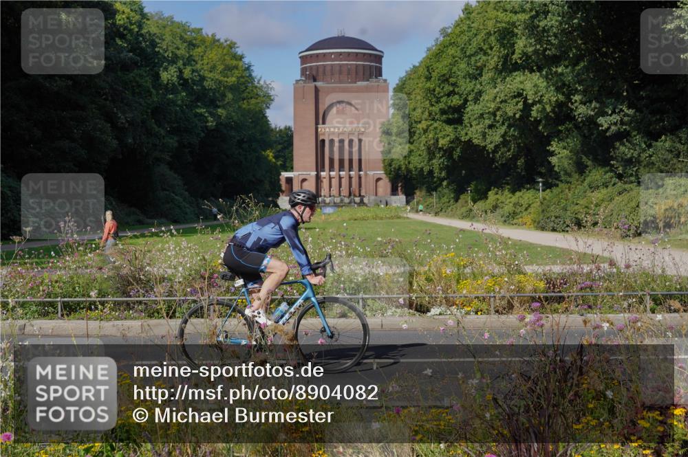 14.09.2025 - Stadtparktriathlon Michael Burmester http://msf.ph/oto/8904082 14.09.2025 11:02:27 Radfahren 761, 890, 916 meine-sportfotos.de