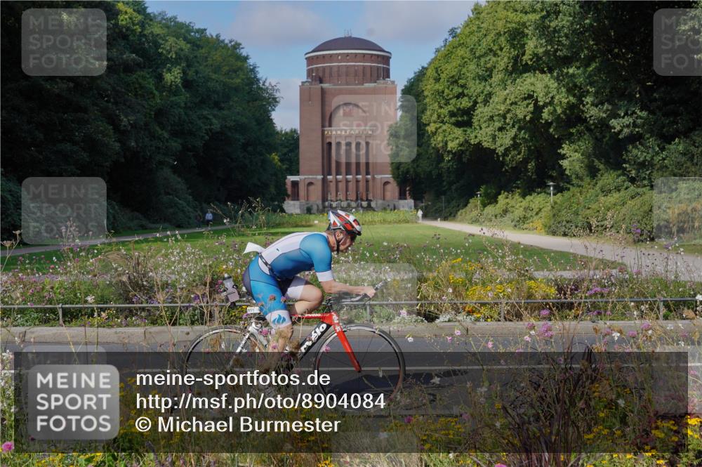 14.09.2025 - Stadtparktriathlon Michael Burmester http://msf.ph/oto/8904084 14.09.2025 11:02:46 Radfahren 734, 851 meine-sportfotos.de