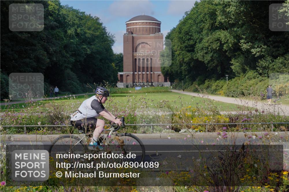 14.09.2025 - Stadtparktriathlon Michael Burmester http://msf.ph/oto/8904089 14.09.2025 11:03:15 Radfahren 646, 708, 788, 849, 877, 888 meine-sportfotos.de
