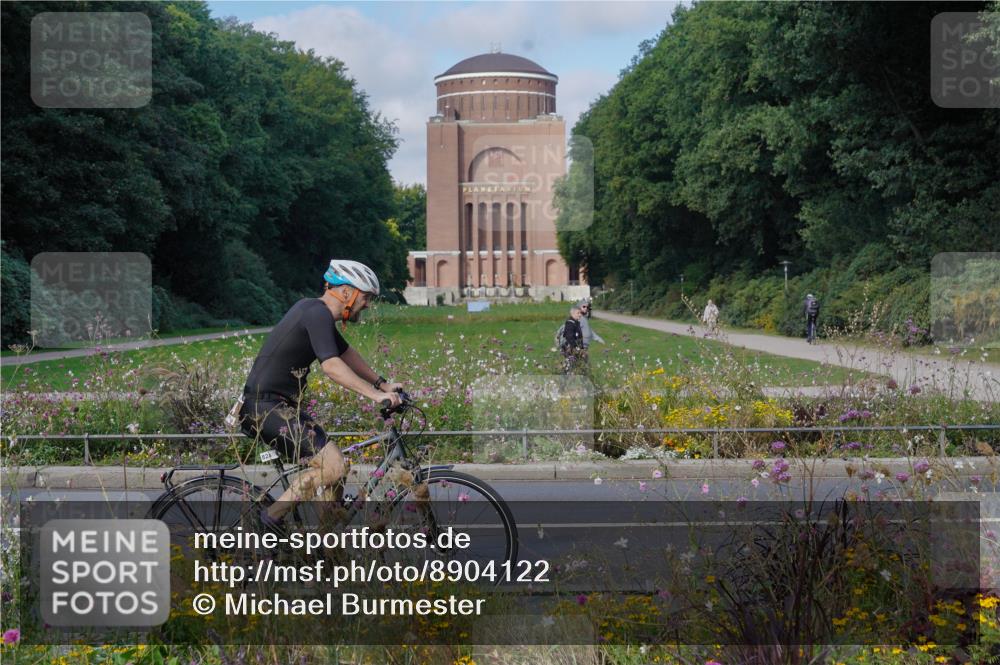 14.09.2025 - Stadtparktriathlon Michael Burmester http://msf.ph/oto/8904122 14.09.2025 11:04:40 Radfahren 627, 746, 754, 807, 824, 905 meine-sportfotos.de