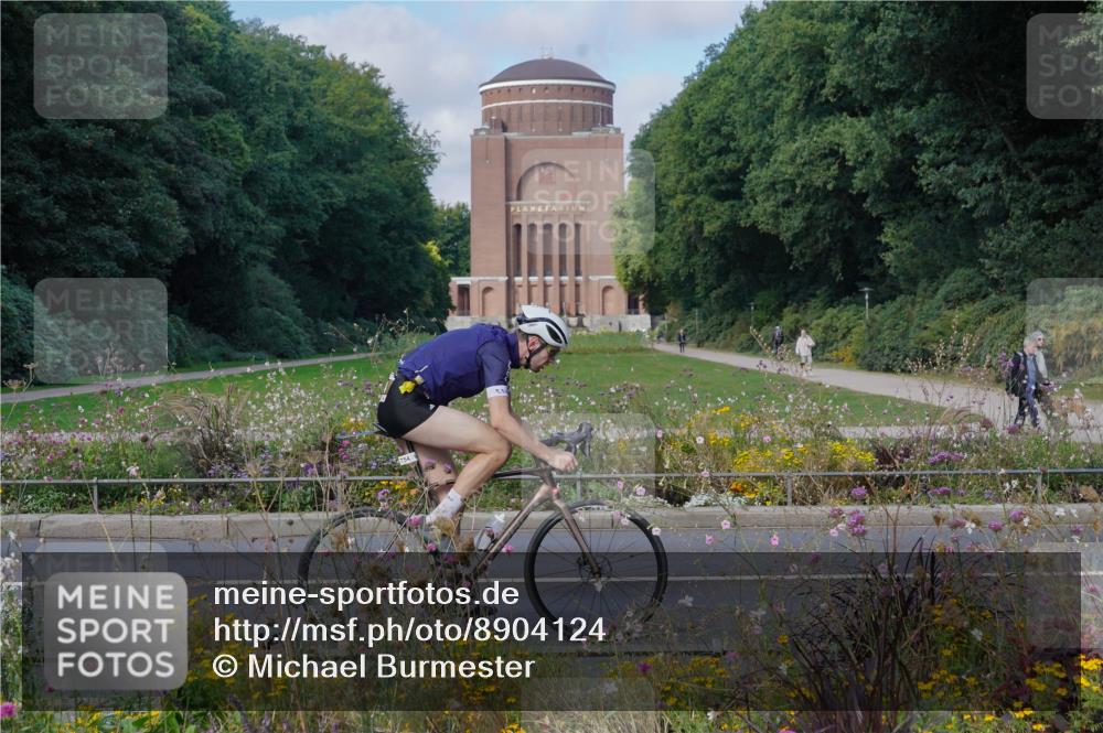 14.09.2025 - Stadtparktriathlon Michael Burmester http://msf.ph/oto/8904124 14.09.2025 11:04:45 Radfahren 746, 754, 807, 824, 905 meine-sportfotos.de