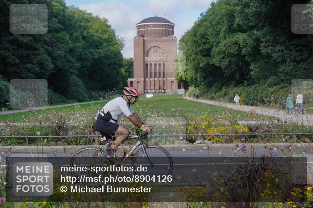 14.09.2025 - Stadtparktriathlon Michael Burmester http://msf.ph/oto/8904126 14.09.2025 11:04:56 Radfahren 737, 826, 828 meine-sportfotos.de