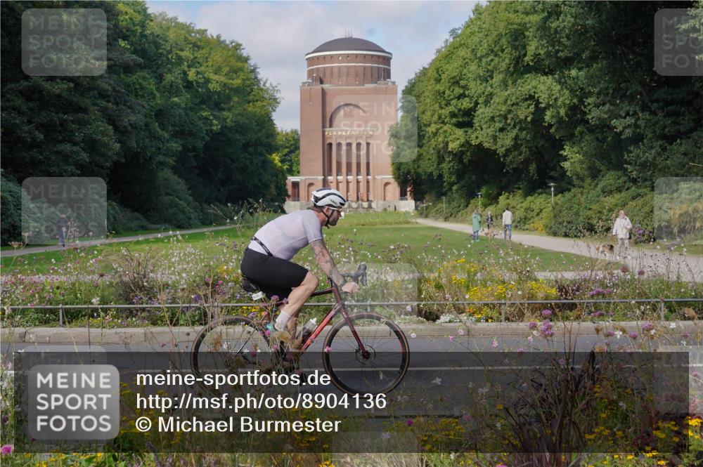 14.09.2025 - Stadtparktriathlon Michael Burmester http://msf.ph/oto/8904136 14.09.2025 11:05:21 Radfahren 796, 827, 835, 836, 841, 846, 853, 855, 898 meine-sportfotos.de