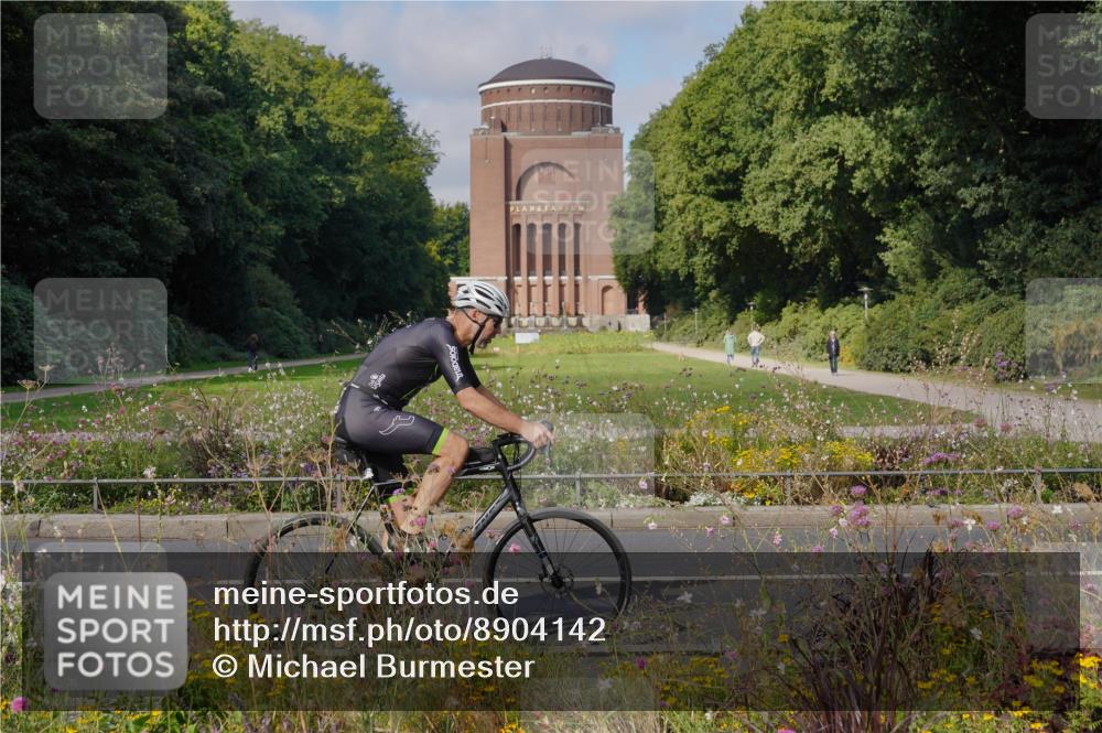 14.09.2025 - Stadtparktriathlon Michael Burmester http://msf.ph/oto/8904142 14.09.2025 11:05:37 Radfahren 837, 850, 872 meine-sportfotos.de
