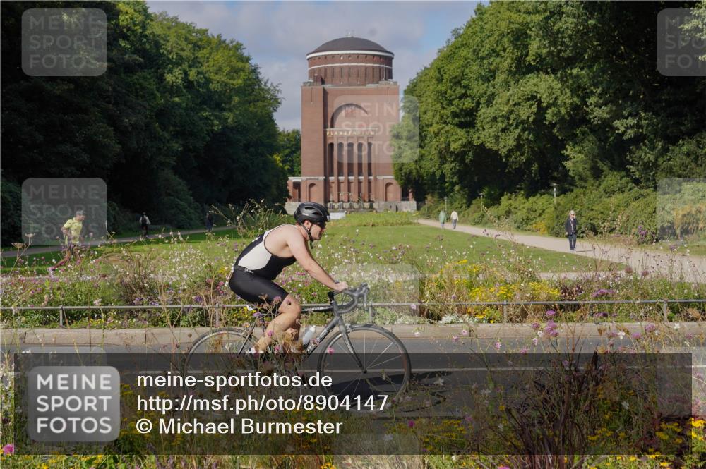 14.09.2025 - Stadtparktriathlon Michael Burmester http://msf.ph/oto/8904147 14.09.2025 11:05:55 Radfahren 727, 743, 744, 750, 756, 759, 799, 804, 848, 897 meine-sportfotos.de