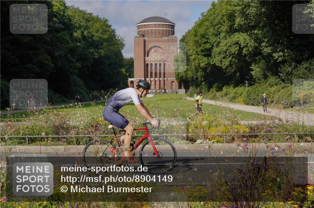 14.09.2025 - Stadtparktriathlon Michael Burmester http://msf.ph/oto/8904149 14.09.2025 11:05:58 Radfahren 727, 743, 744, 750, 799, 804, 848, 897 meine-sportfotos.de