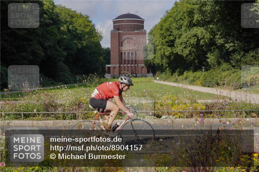 14.09.2025 - Stadtparktriathlon Michael Burmester http://msf.ph/oto/8904157 14.09.2025 11:06:28 Radfahren 748, 777, 800, 873, 889, 917 meine-sportfotos.de
