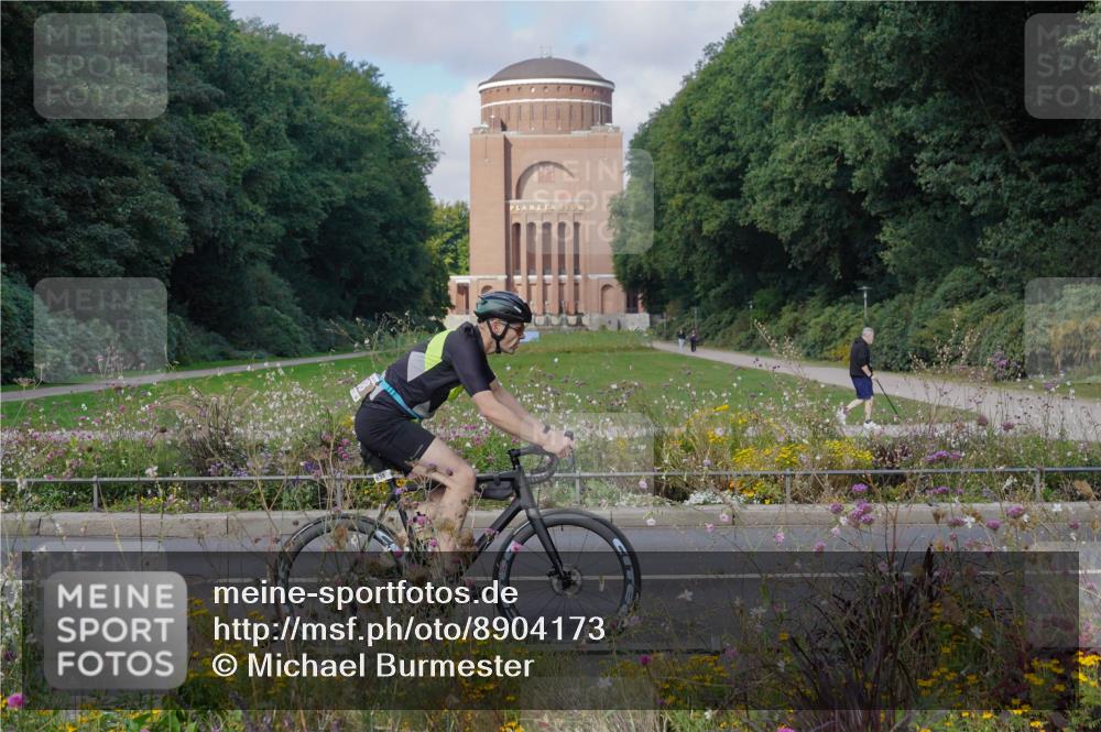 14.09.2025 - Stadtparktriathlon Michael Burmester http://msf.ph/oto/8904173 14.09.2025 11:07:17 Radfahren 739, 785, 825, 838, 865, 886 meine-sportfotos.de