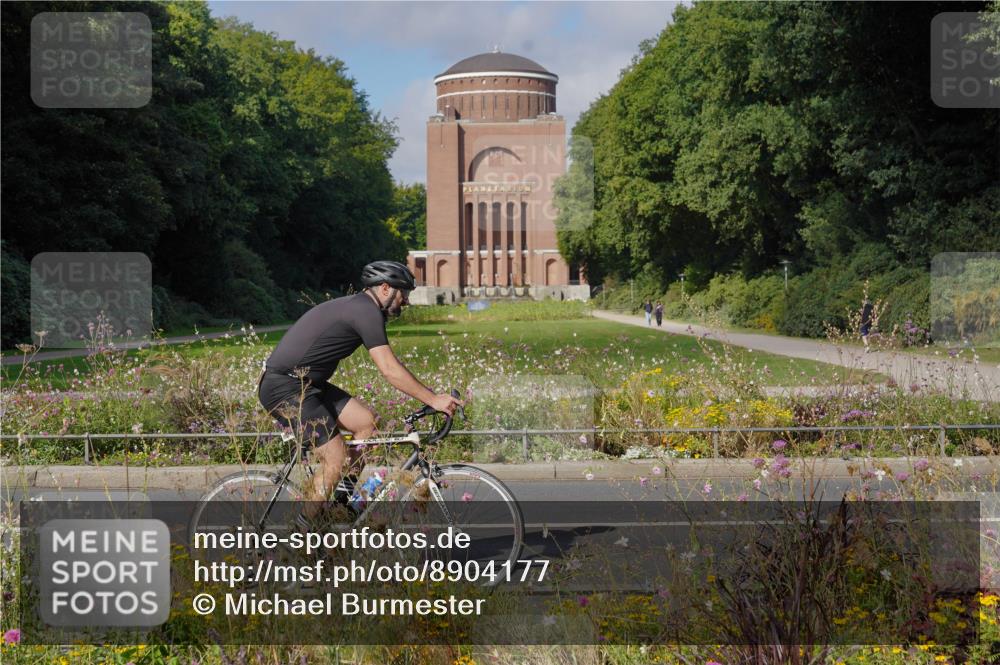 14.09.2025 - Stadtparktriathlon Michael Burmester http://msf.ph/oto/8904177 14.09.2025 11:07:40 Radfahren 723, 821 meine-sportfotos.de