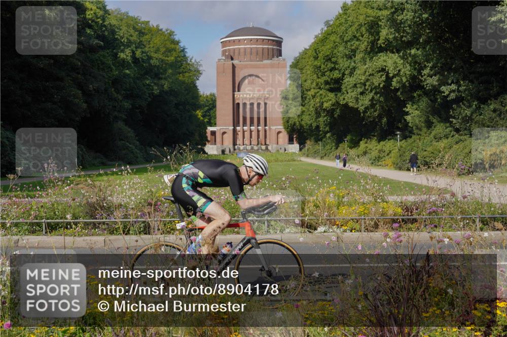 14.09.2025 - Stadtparktriathlon Michael Burmester http://msf.ph/oto/8904178 14.09.2025 11:07:48 Radfahren 723, 847, 870, 893, 921 meine-sportfotos.de