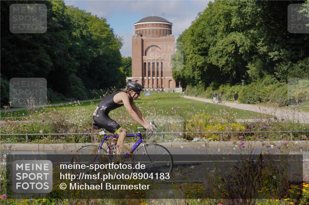 14.09.2025 - Stadtparktriathlon Michael Burmester http://msf.ph/oto/8904183 14.09.2025 11:07:59 Radfahren 829, 847, 858, 894, 921 meine-sportfotos.de