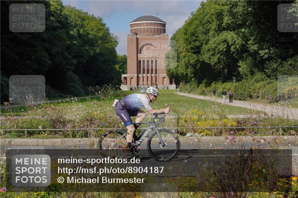 14.09.2025 - Stadtparktriathlon Michael Burmester http://msf.ph/oto/8904187 14.09.2025 11:08:12 Radfahren 728, 730, 878, 892, 915, 918 meine-sportfotos.de