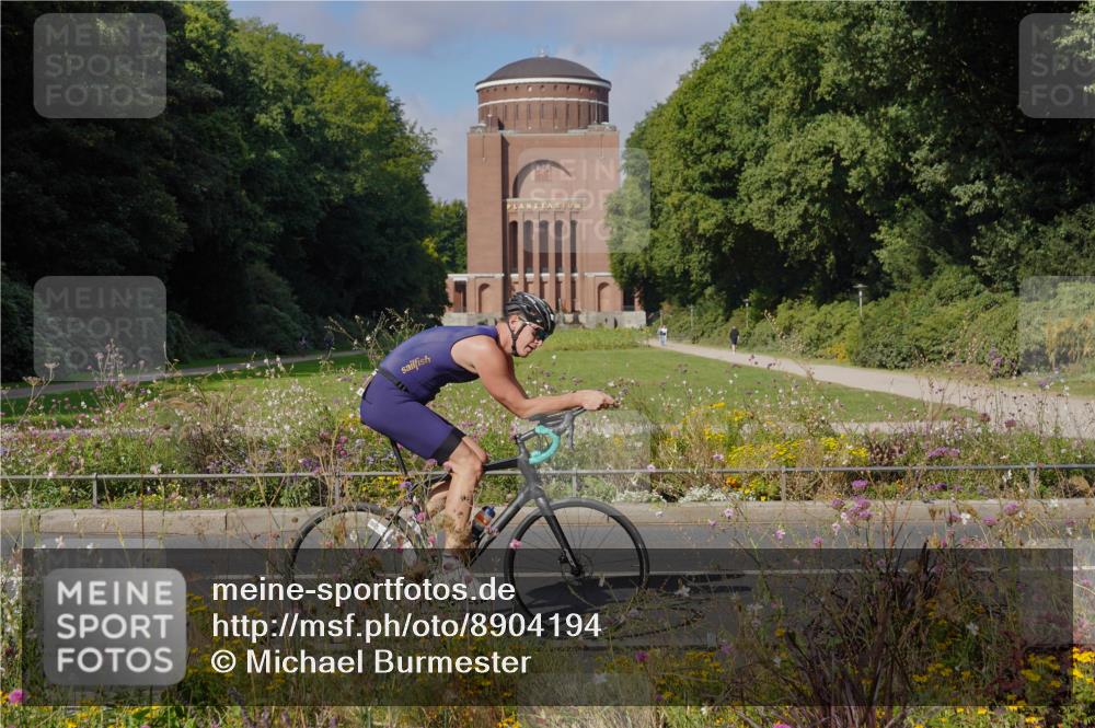 14.09.2025 - Stadtparktriathlon Michael Burmester http://msf.ph/oto/8904194 14.09.2025 11:08:37 Radfahren 842, 880, 901 meine-sportfotos.de