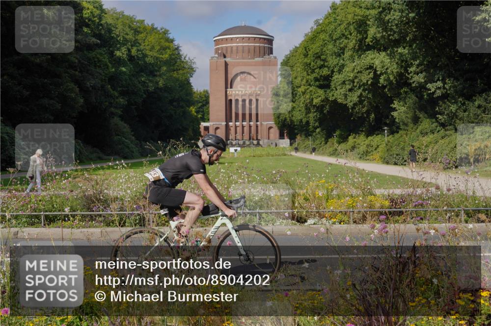 14.09.2025 - Stadtparktriathlon Michael Burmester http://msf.ph/oto/8904202 14.09.2025 11:09:01 Radfahren 787, 843, 875, 876 meine-sportfotos.de