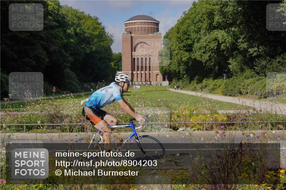 14.09.2025 - Stadtparktriathlon Michael Burmester http://msf.ph/oto/8904203 14.09.2025 11:09:16 Radfahren 805, 823 meine-sportfotos.de