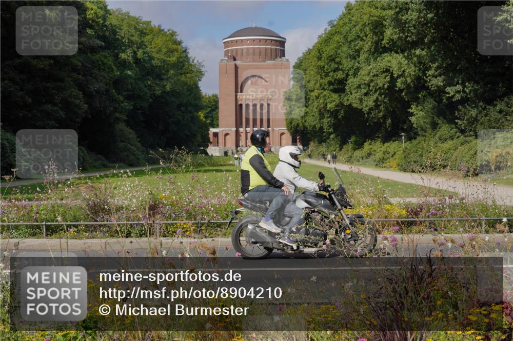 14.09.2025 - Stadtparktriathlon Michael Burmester http://msf.ph/oto/8904210 14.09.2025 11:09:40 Radfahren 724, 780, 790, 831, 900 meine-sportfotos.de