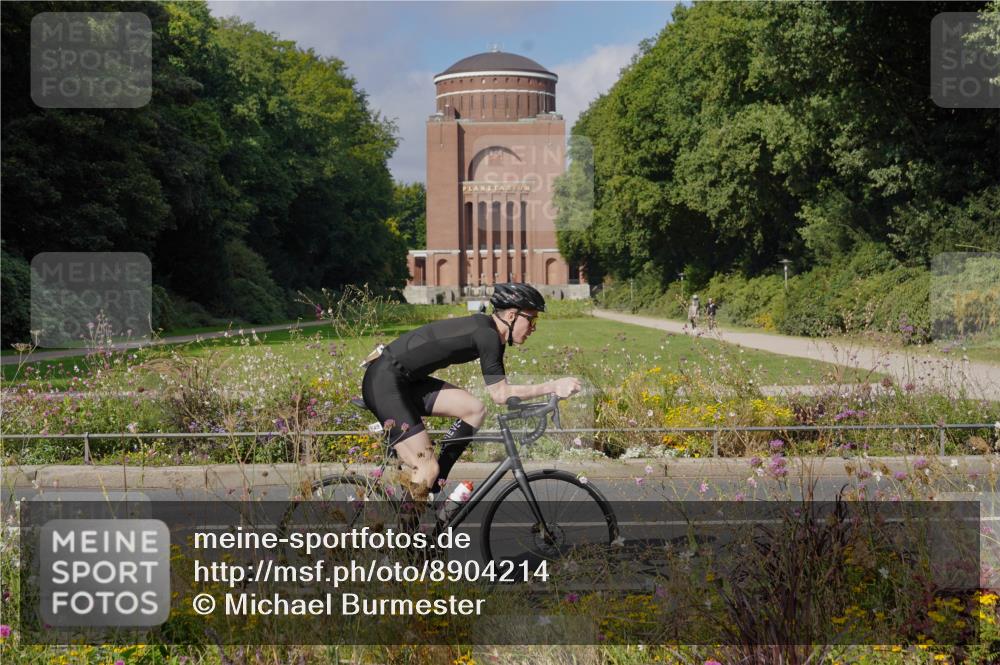14.09.2025 - Stadtparktriathlon Michael Burmester http://msf.ph/oto/8904214 14.09.2025 11:10:00 Radfahren 779, 797, 849, 888 meine-sportfotos.de
