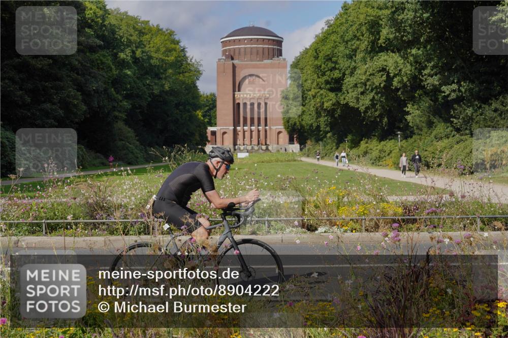 14.09.2025 - Stadtparktriathlon Michael Burmester http://msf.ph/oto/8904222 14.09.2025 11:10:23 Radfahren 732 meine-sportfotos.de