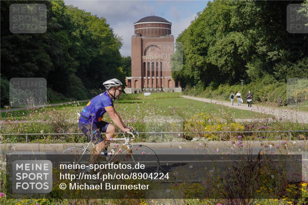 14.09.2025 - Stadtparktriathlon Michael Burmester http://msf.ph/oto/8904224 14.09.2025 11:10:49 Radfahren 760, 761, 786, 854, 890, 909, 916 meine-sportfotos.de