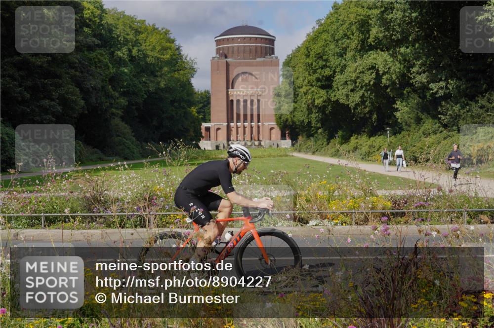 14.09.2025 - Stadtparktriathlon Michael Burmester http://msf.ph/oto/8904227 14.09.2025 11:10:54 Radfahren 760, 761, 772, 786, 854, 890, 909, 916 meine-sportfotos.de