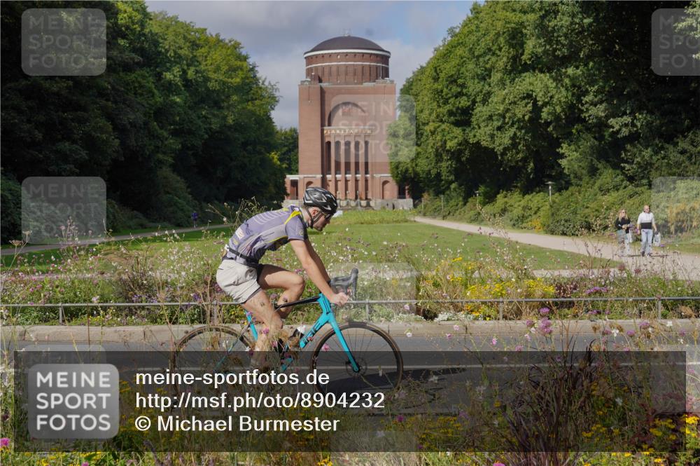 14.09.2025 - Stadtparktriathlon Michael Burmester http://msf.ph/oto/8904232 14.09.2025 11:11:07 Radfahren 781 meine-sportfotos.de