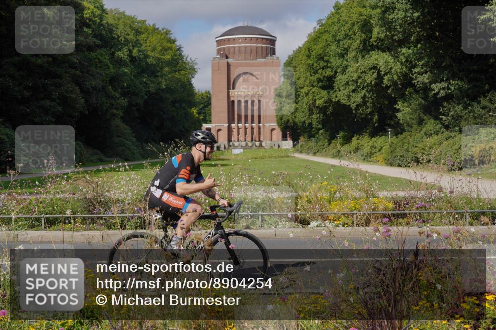 14.09.2025 - Stadtparktriathlon Michael Burmester http://msf.ph/oto/8904254 14.09.2025 11:12:28 Radfahren 746, 807, 818, 836, 846, 898 meine-sportfotos.de