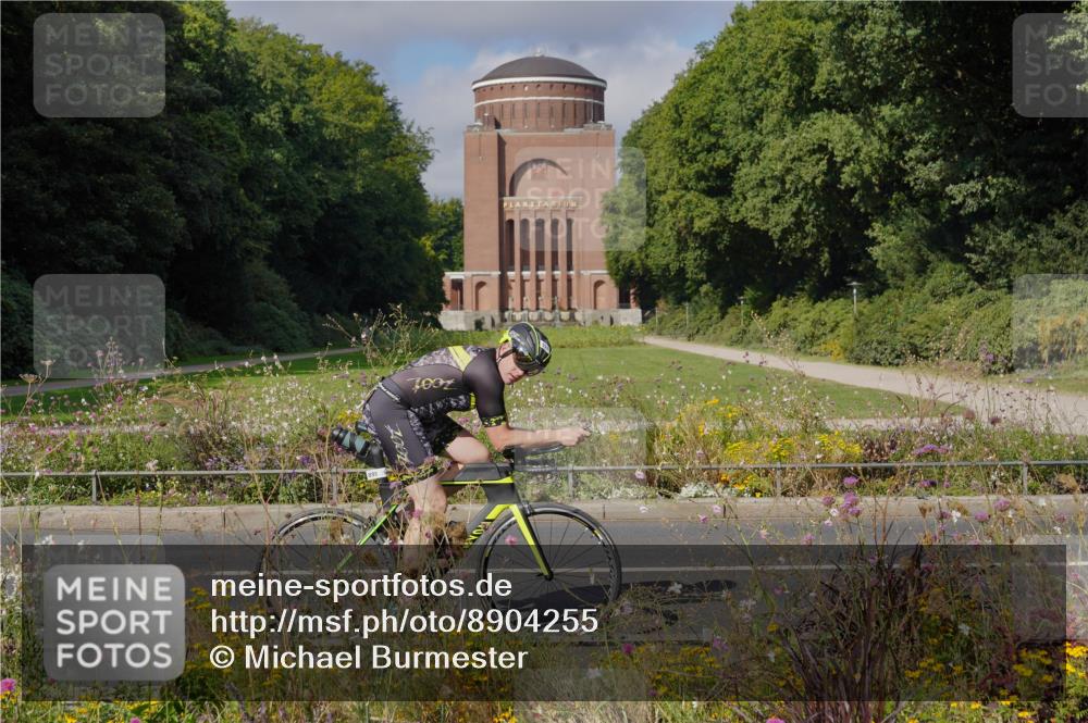 14.09.2025 - Stadtparktriathlon Michael Burmester http://msf.ph/oto/8904255 14.09.2025 11:12:33 Radfahren 818, 833, 836, 841, 867, 898 meine-sportfotos.de