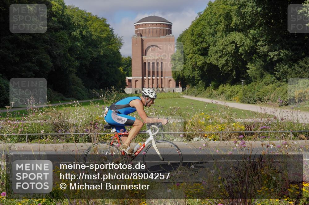 14.09.2025 - Stadtparktriathlon Michael Burmester http://msf.ph/oto/8904257 14.09.2025 11:12:38 Radfahren 833, 836, 841, 867, 898 meine-sportfotos.de
