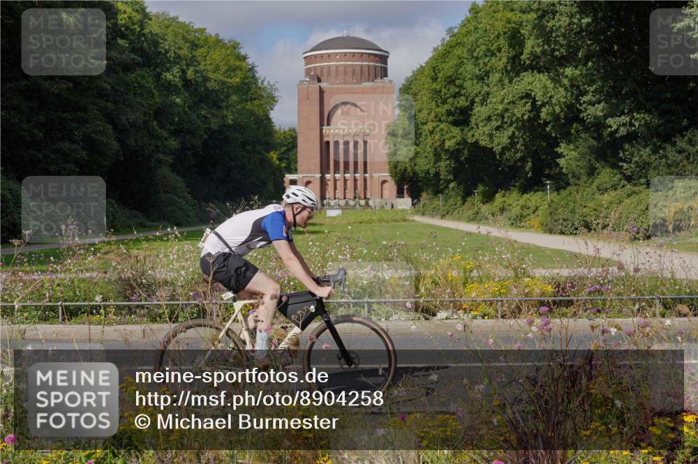 14.09.2025 - Stadtparktriathlon Michael Burmester http://msf.ph/oto/8904258 14.09.2025 11:12:40 Radfahren 833, 836, 841, 853, 867 meine-sportfotos.de