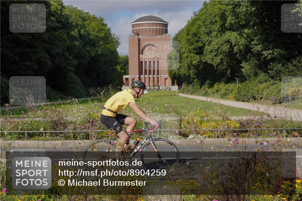 14.09.2025 - Stadtparktriathlon Michael Burmester http://msf.ph/oto/8904259 14.09.2025 11:12:41 Radfahren 833, 841, 853, 867 meine-sportfotos.de