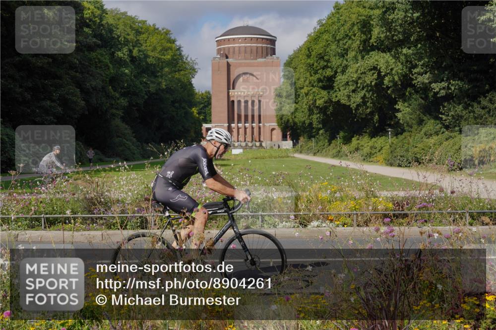 14.09.2025 - Stadtparktriathlon Michael Burmester http://msf.ph/oto/8904261 14.09.2025 11:12:55 Radfahren 872 meine-sportfotos.de