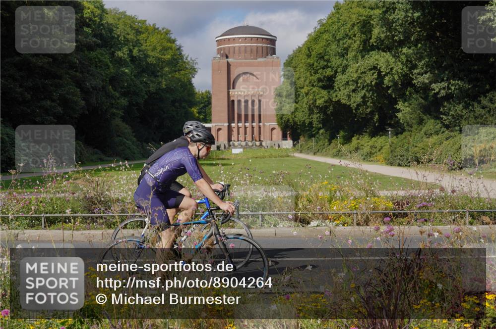 14.09.2025 - Stadtparktriathlon Michael Burmester http://msf.ph/oto/8904264 14.09.2025 11:13:14 Radfahren 827, 861, 891, 973 meine-sportfotos.de