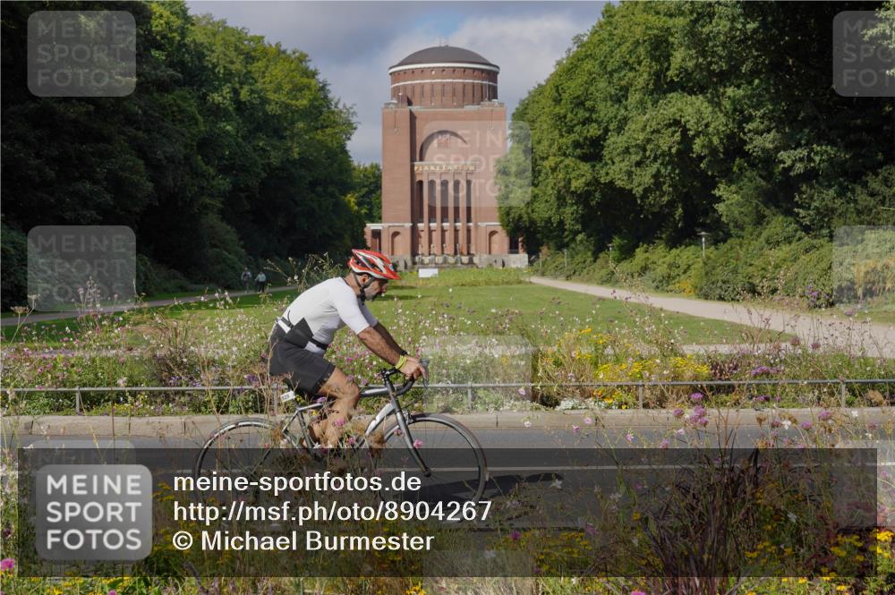 14.09.2025 - Stadtparktriathlon Michael Burmester http://msf.ph/oto/8904267 14.09.2025 11:13:25 Radfahren 776, 825, 828, 857, 897, 973 meine-sportfotos.de