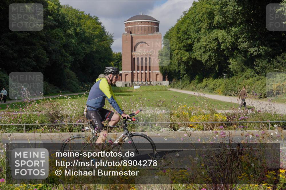 14.09.2025 - Stadtparktriathlon Michael Burmester http://msf.ph/oto/8904278 14.09.2025 11:14:10 Radfahren 744, 796, 824, 847, 850, 873, 1012 meine-sportfotos.de