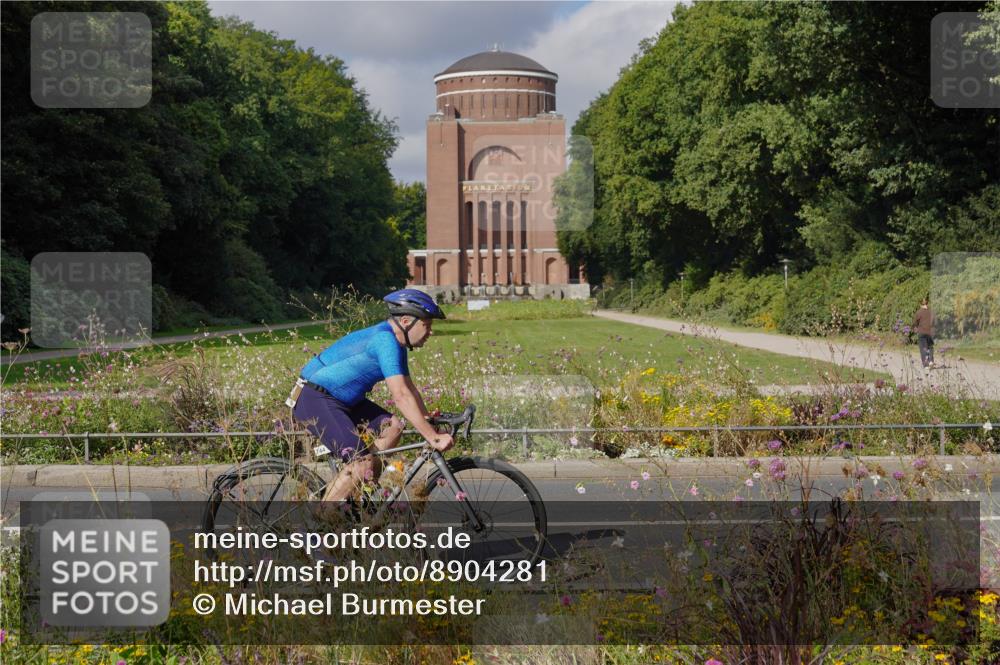 14.09.2025 - Stadtparktriathlon Michael Burmester http://msf.ph/oto/8904281 14.09.2025 11:14:15 Radfahren 744, 775, 796, 824, 847, 873, 1012 meine-sportfotos.de
