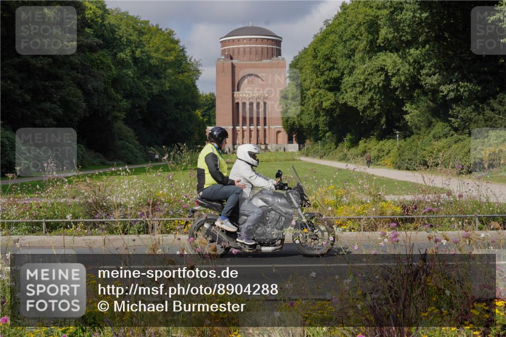 14.09.2025 - Stadtparktriathlon Michael Burmester http://msf.ph/oto/8904288 14.09.2025 11:14:51 Radfahren 820 meine-sportfotos.de